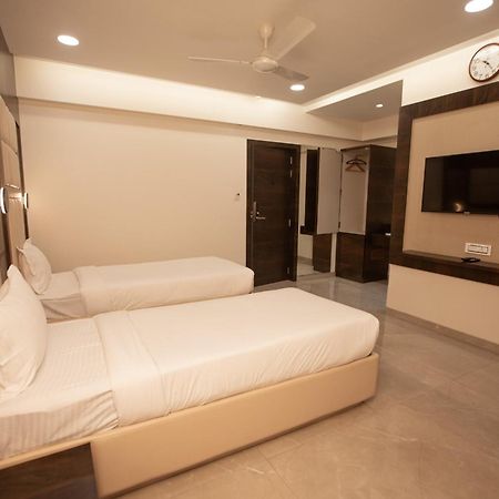 Hotel Naaz Executive Mumbai Exterior photo