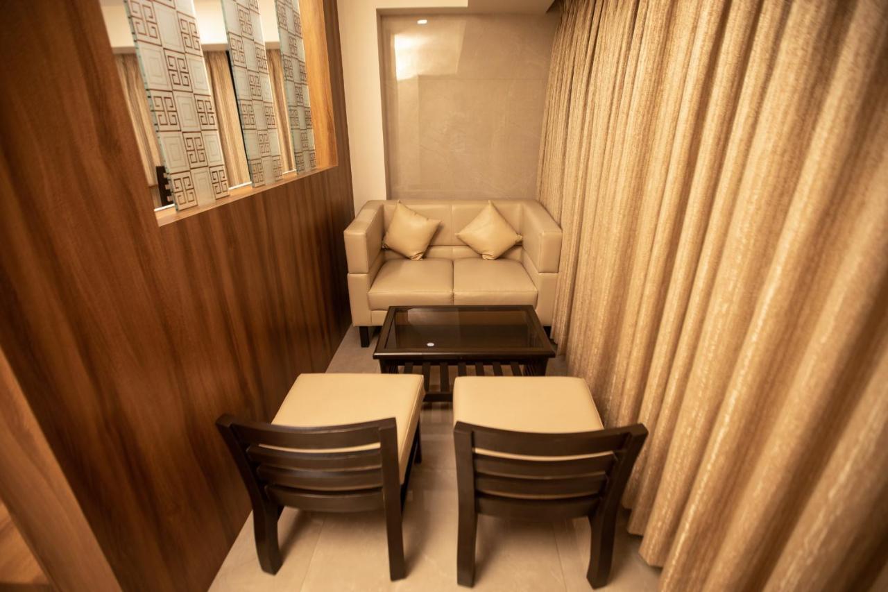 Hotel Naaz Executive Mumbai Exterior photo
