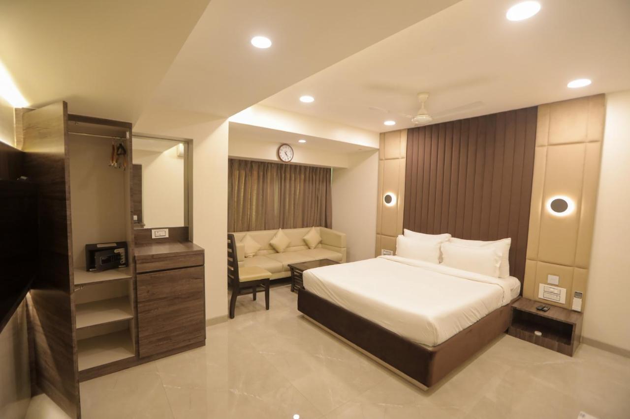 Hotel Naaz Executive Mumbai Exterior photo