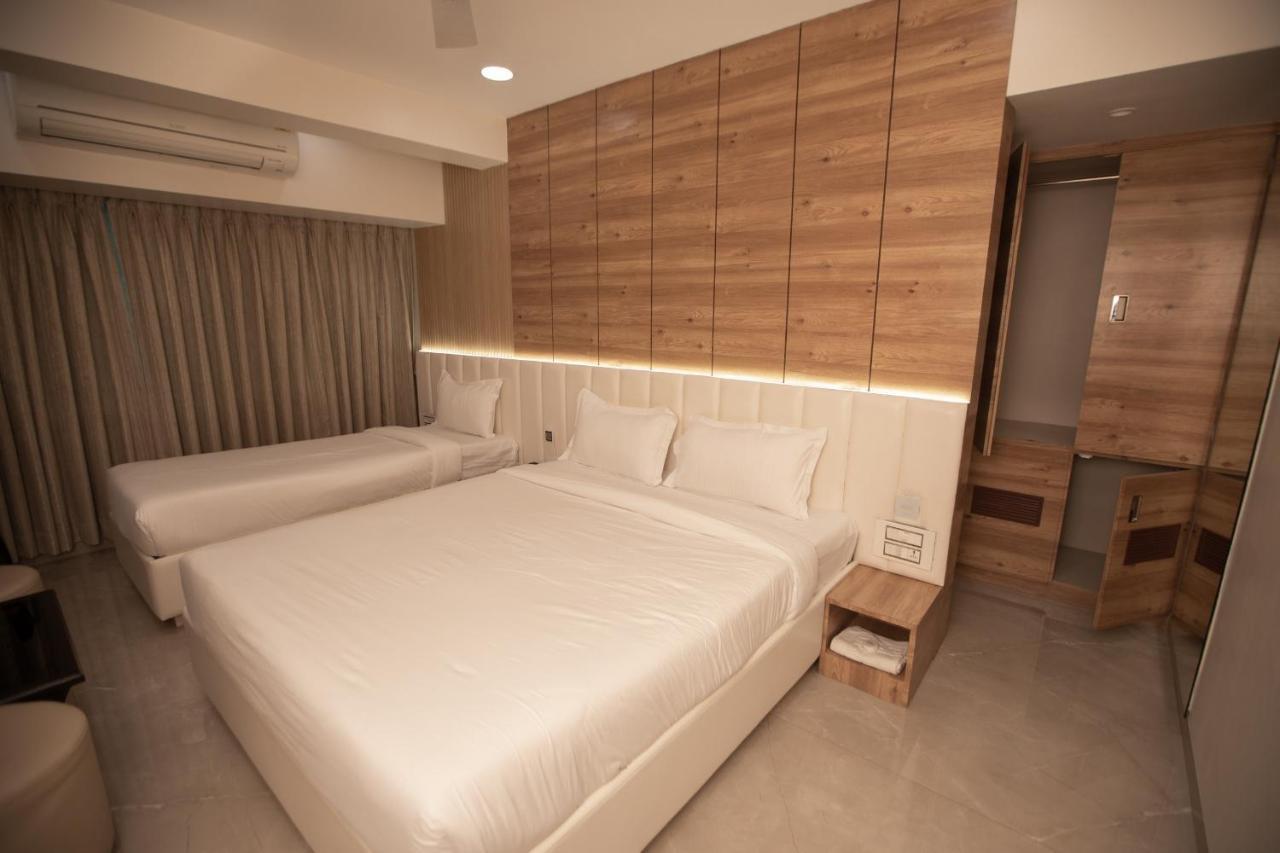 Hotel Naaz Executive Mumbai Exterior photo