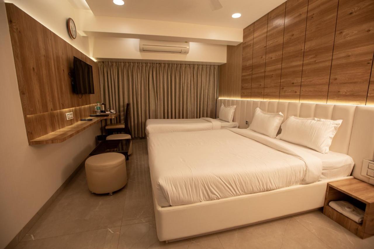 Hotel Naaz Executive Mumbai Exterior photo