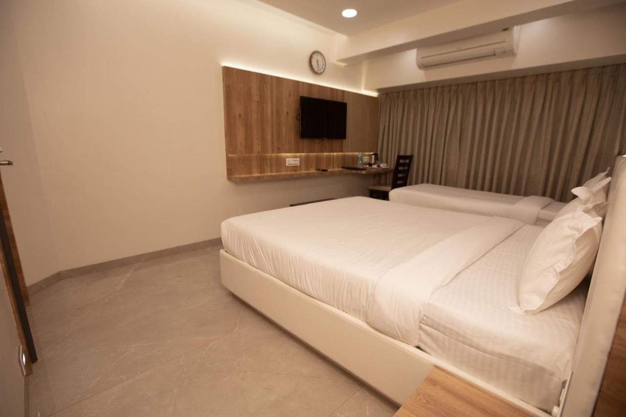 Hotel Naaz Executive Mumbai Exterior photo